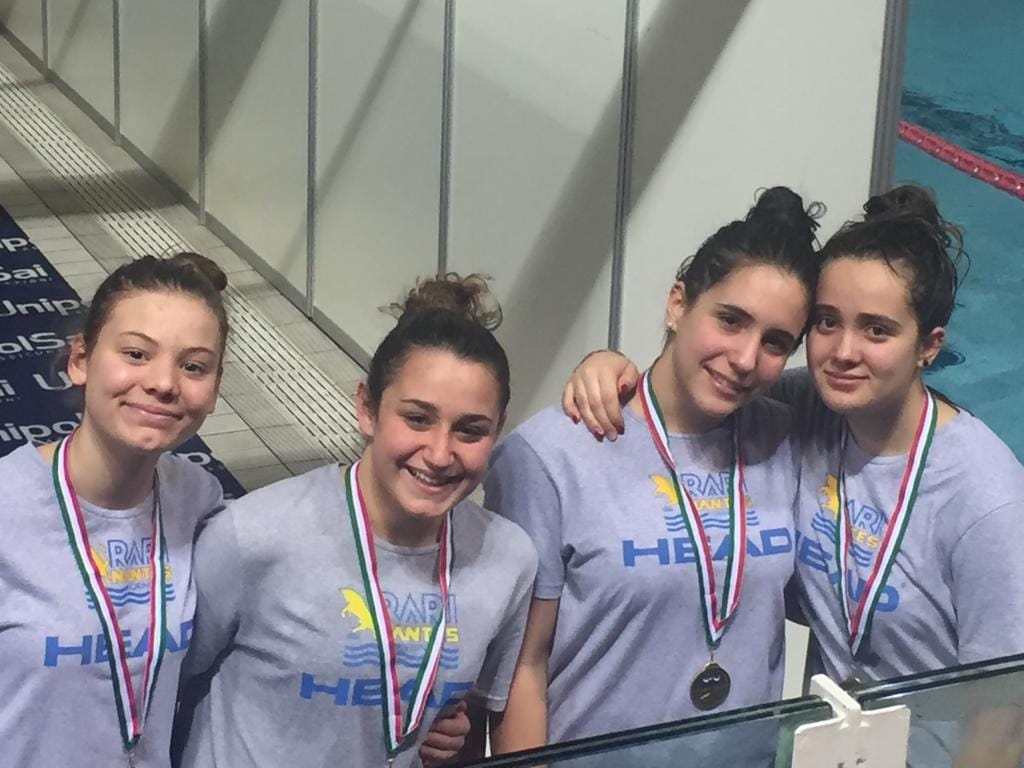 Salvamento, Barbati e la 4 X 50 ostacoli Juniores femminile di bronzo
