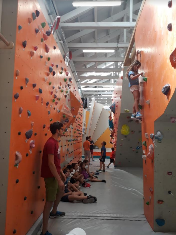 Carmagnola, nel nostro centro estivo nuoto, arrampicata e laboratori creativi 
